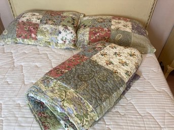 Full Size Bed Quilt And Pillow Set