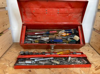 Great Value! Big Red Toolbox Loaded With Tools (see Photos)