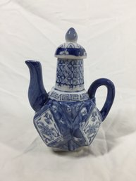 Vintage Ceramic Blue And White 7.5' Teapot Floral Pattern.