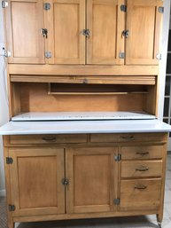 Napanee Dutch Kitchenet- With Functioning Rolltop