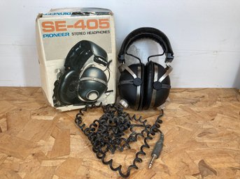 Vintage PIONEER SE-405 STEREO HEADPHONES With Original Box