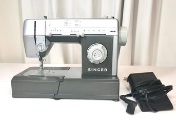 Singer Commercial Grade CG500/ 550 Sewing Machine With Manual - Works Great