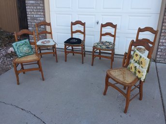 Set Of 6 Cane Seat Wood Scalloped Back Chairs With Handmade Seat Pads Or Pillow (see Photos  Some Holes)