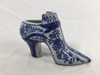 The Canton Collection Decorative Ceramic Blue & White Toile Shoe & Cute Bunny Dish