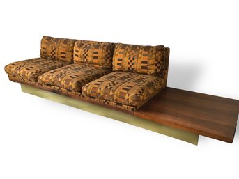 Excellent Milo Baughman / Thayer Coggin Mid Century Platform Sofa With Original Fabric In Great Condition