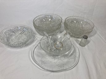 Beautifully Designed Glass Dish Set