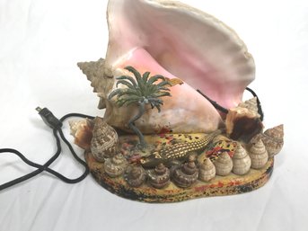 Really Great VIntage Tourist Seashell Lamp With Original Cord