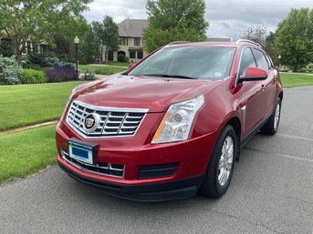 2013 Cadillac SRX AWD With Only 17,900 Miles, Fantastic Condition, Loaded Beautiful Car, Clean CARFAX