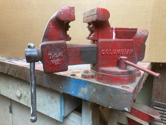 Nice Big Vintage Red Cast Steel Colombian Brand Bench Vice