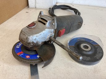 Corded Grinder With Assortment Of Heads