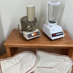 GE FoodGE Food Processor & Osterizer 10 Speed Blender With Matching Covers
