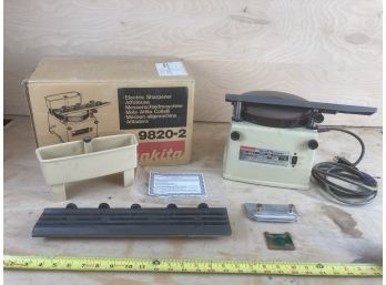 Makita Brand Electric Sharpener Model 98202 In Original Box