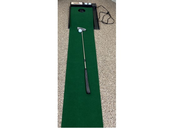 Ultimate Choice Brand The Ultimate Putting System Putting Green With Electronic Ball Return & Putter