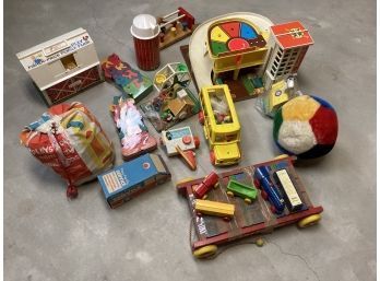 Huge Lot Of Vintage Fisher-Price Toys & Assorted Other Vintage Children's Toys In Great Condition For Age