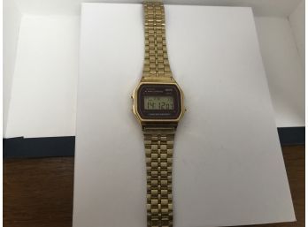 Mens Gold Tone Water Resistant Casio Watch- See Photos For Condition