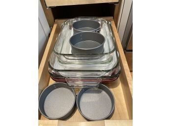 Nice Pyrex Glass Baking Cake Pan Dishes & 4 Springform Pans