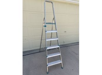 COLLAPSABLE ALUMINUM LADDER- SIZE IN PHOTOS
