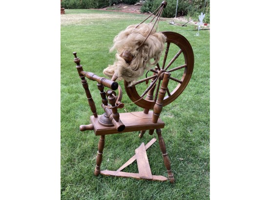 Antique Wooden Yarn Spinning Wheel With Cotton Combs