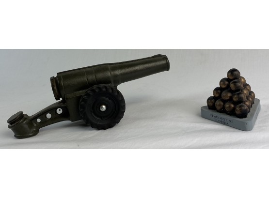Miniature Green Canon Replica With Cannonball Display