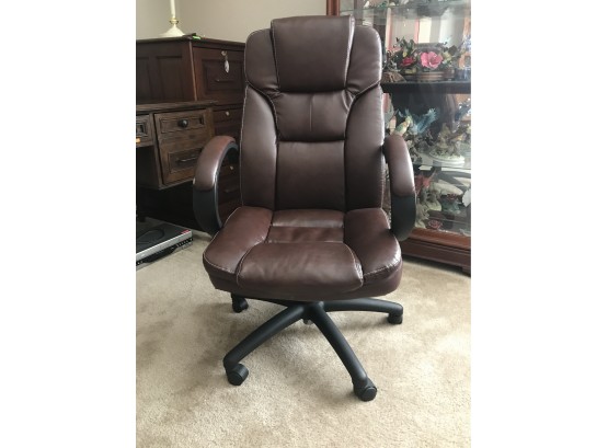 Comfortable Brown Vinyl/bonded Leather Desk Chair With Wheels-See Photos For Details