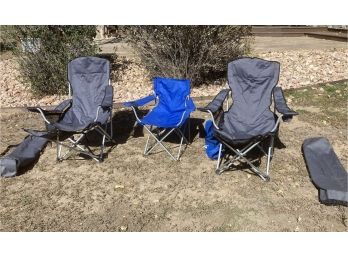 Three Collapsible Lawn Chairs With Carrying Bags (see Photos)
