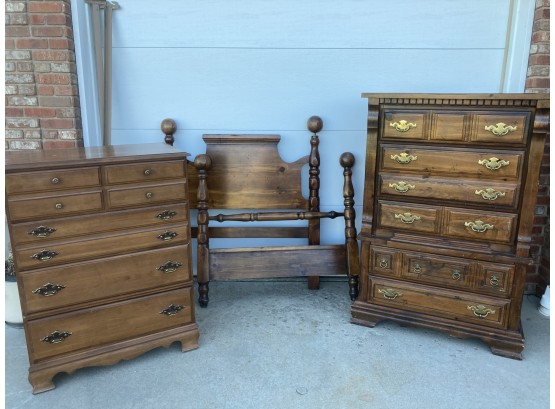 Vintage Wooden Bedroom Pieces Featuring Single Bed & 2 Dressers