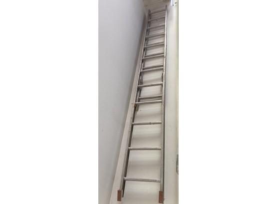18 Foot Lightweight Aluminum Extension Ladder