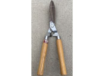 Wooden Handled Hedge Trimmers