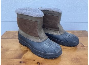 Used Khombu Winter Boots