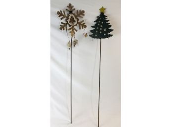 3 Foot Tall Metal Christmas/winter Themed Snowflake & Christmas Tree Cut Out Yard Decor