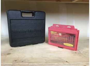 Rechargeable Drill Set With Drillbits