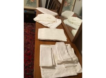 Large Lot Of Well Stored Vintage Dress Table Linens