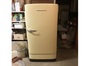 HUGE LOT! Full Kitchen Cabinets Set Metal Mid Century GE Kitchen With Matching Working Vintage Refrigerator