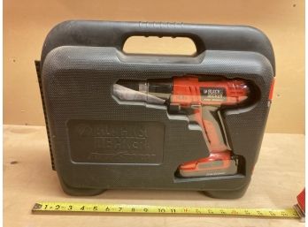 Black And Decker Firestorm 14.4 V Rechargeable Drill Kit In Case