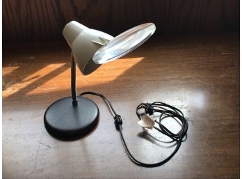 Handy Vintage Desk Lamp With Magnifying Lens
