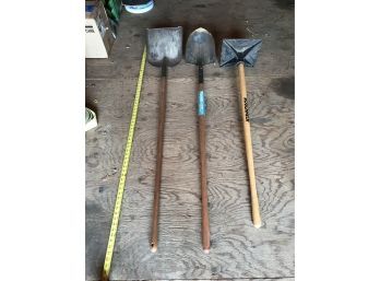 Flat Shovel, Shovel, And Handle Mounted Packer