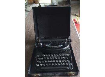 Antique Remington Brand Noiseless Portable Typewriter In Original Case