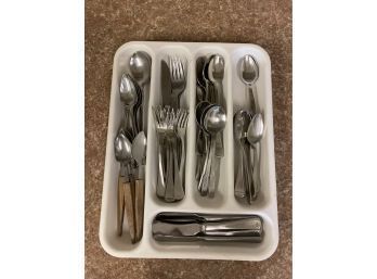 Everyday Use Assorted Silverware And Divider