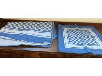 Williams Sonoma Blue And White Checkered Napkin And Table Cloth Set