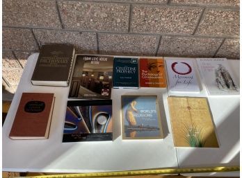Nice Assortment Of Coffee Table Books Including 2 Dictionaries, Frank Lloyd Wright Book, & More! (see Photos)