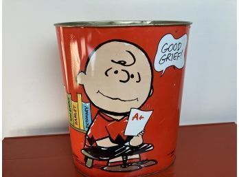 Cute Vintage Peanuts Metal Trashcan With Snoopy On One Side And Charlie Brown On The Other