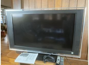 Sony Bravia 40' HD Flatscreen Television Model KDL-40XBR4 With Remote And Directions , TV Stand Included