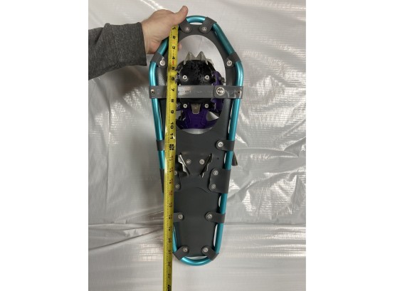 Really Nice Atlas Brand Snowshoes, Electra 825 (8' X 25')