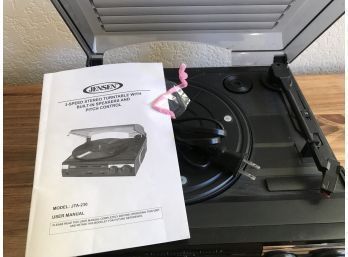 Jensen Brand 3 Speed Stereo Turntable  With Built In Speakers & Pitch Control