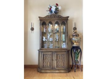 Big Beautiful Vintage Display Hutch (hutch Only, Figurines And Other Items Not Included/ Hutch Is Empty)