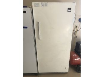 Montgomery Ward Signature Series Stand Up Freezer (food Not Included)