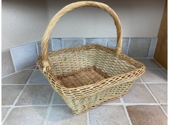 Big Square Wicker Basket With Tall Handle