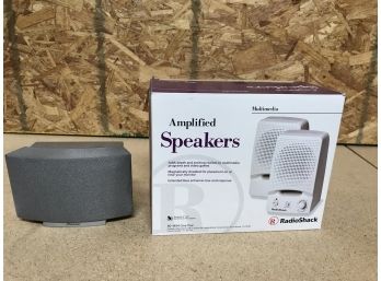 Radioshack Amplified Speakers And Additional Pieces Pictured