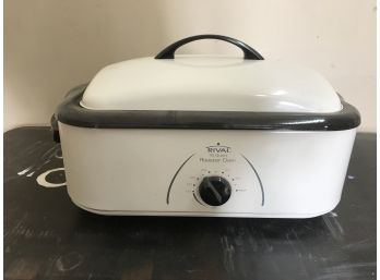 White Rival Brand 16 Quart Roaster Oven With Lid