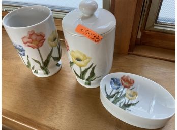 Three Piece Porcelain Bathroom Set With Flower Motif